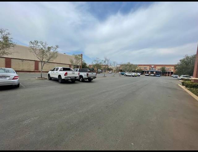 INDUSTRIAL PROPERTY TO RENT IN HENNOPSPARK